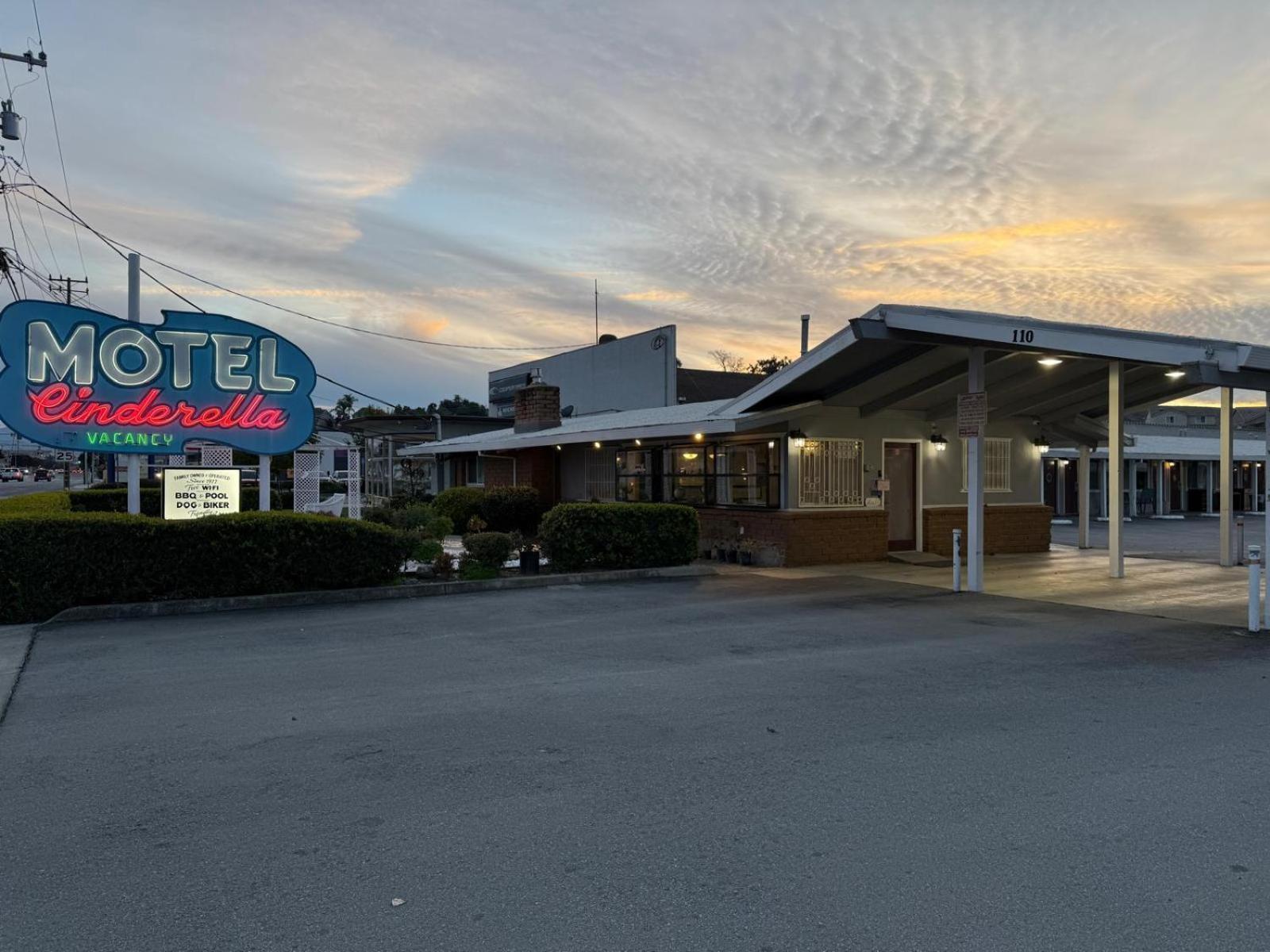 Cinderella Motel Hollister Exteriér fotografie